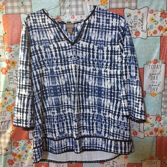 CHICO'S DOT TRIM TIE DYE POPOVER TOP - Picture 2 of 12